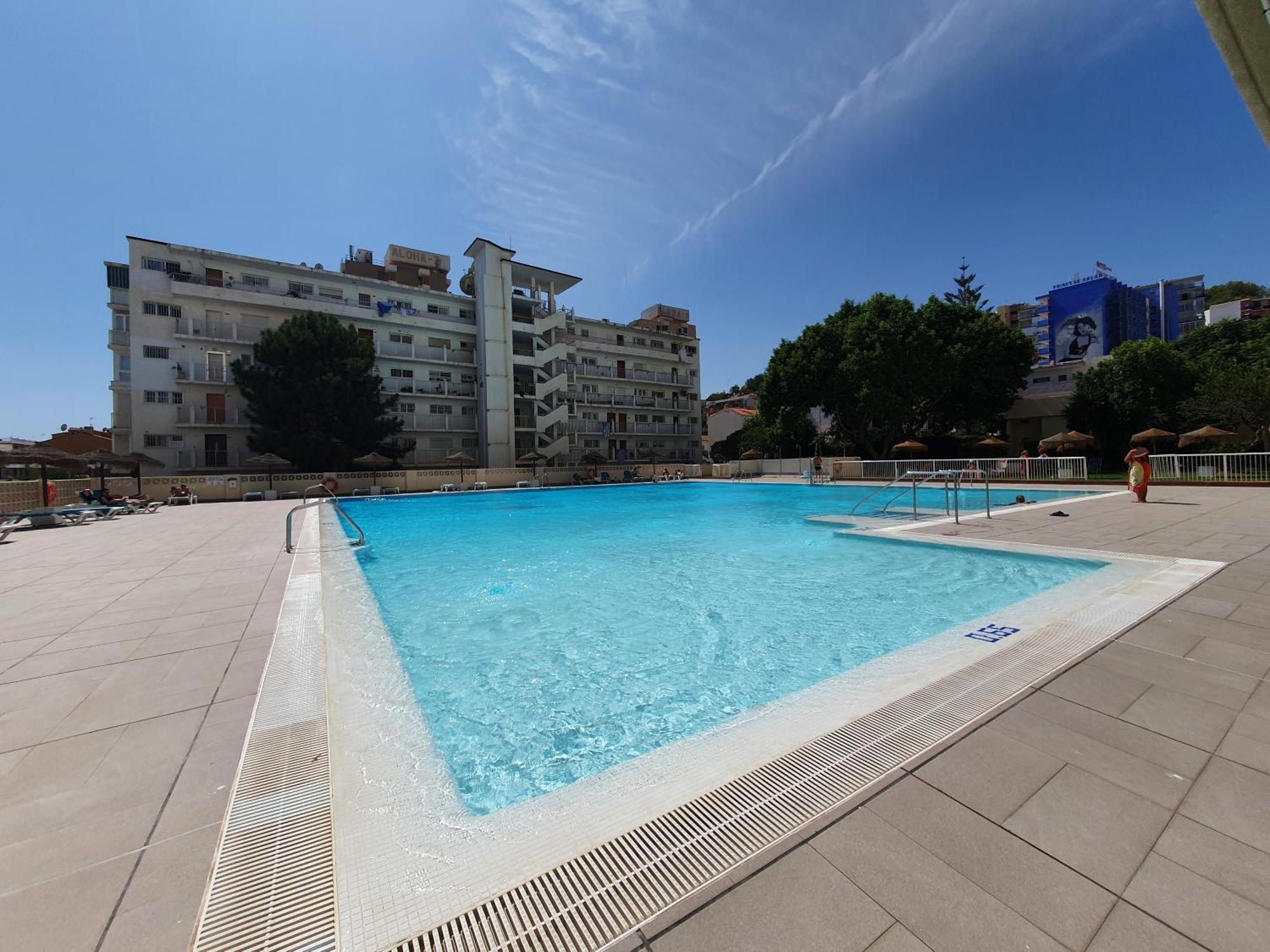 Апартаменты En Carihuela Con Vistas Y Plaza De Garaje, Nucleo Cristal Торремолинос Экстерьер фото